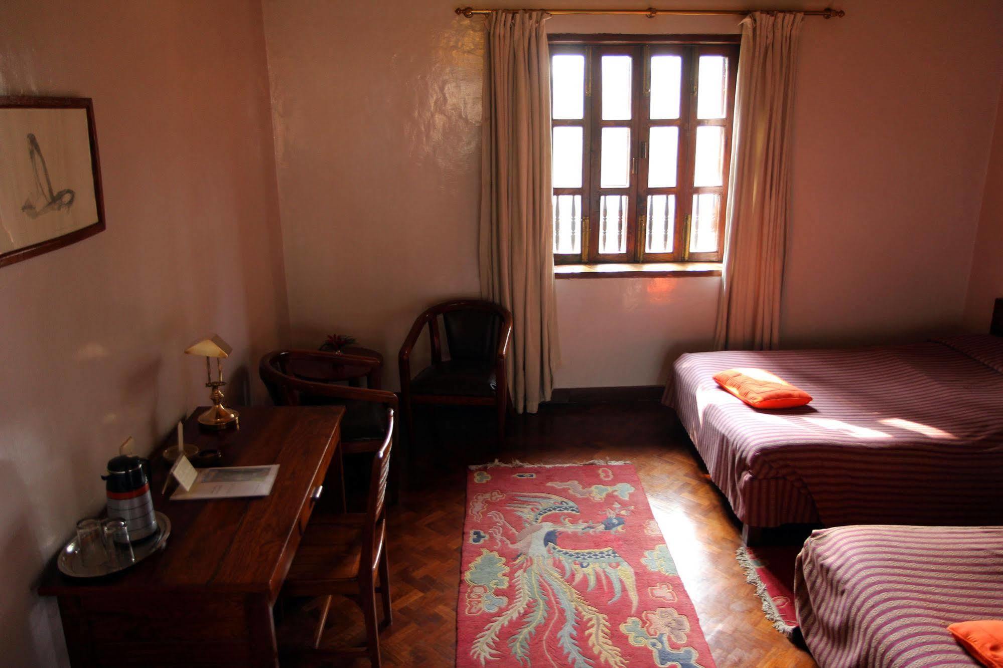 Hotel Vajra Катманду Экстерьер фото