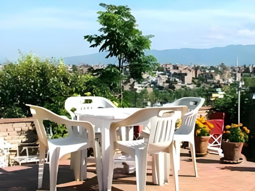 Hotel Vajra Катманду Экстерьер фото